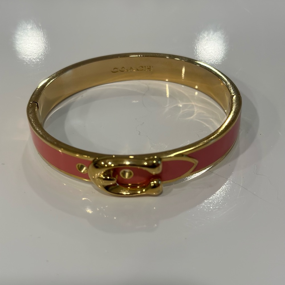 Coach pink and gold bracelet brand new with tag! - Picture 3 of 4